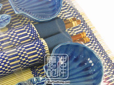 Royal Blue Shell Dining Set (4 Place Settings) (藍色筷子套禮包) - Click Image to Close