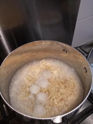 Boiling Fish Balls (White Curry Noodles)